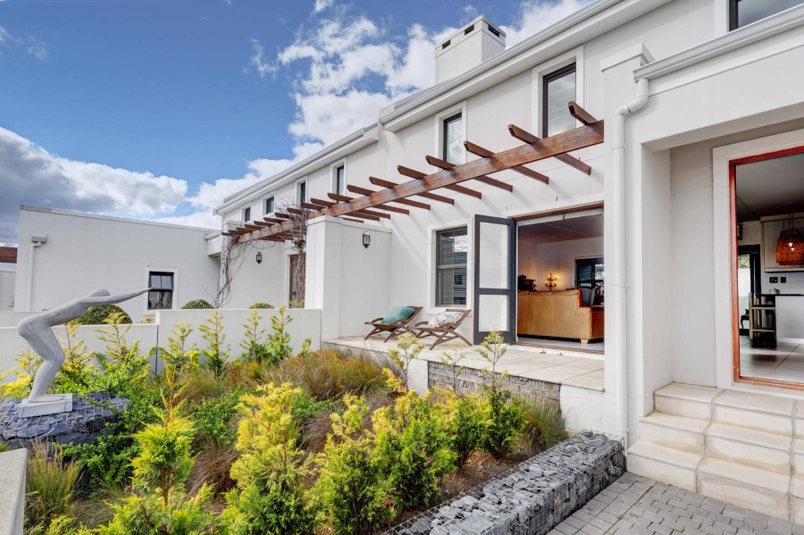 To Let 3 Bedroom Property for Rent in Graanendal Western Cape